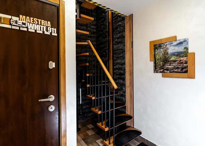 Maestria Aparthotel 3*